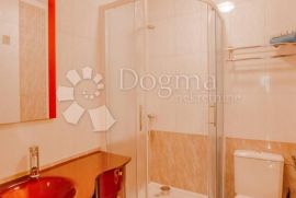 Prekrasna vila sa 10 apartmana, Poreč, Kuća