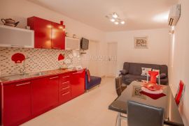 Prekrasna vila sa 10 apartmana, Poreč, Kuća