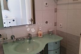 Prekrasna vila sa 10 apartmana, Poreč, Kuća