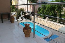 Prekrasna vila sa 10 apartmana, Poreč, Kuća