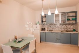 Prekrasna vila sa 10 apartmana, Poreč, Kuća