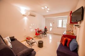 Prekrasna vila sa 10 apartmana, Poreč, Kuća