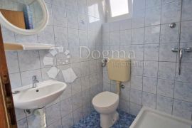 Investicijska prilika - Šilo (kuća s 5 apartmana), Dobrinj, بيت