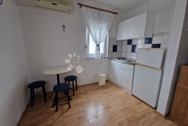 Investicijska prilika - Šilo (kuća s 5 apartmana), Dobrinj, بيت