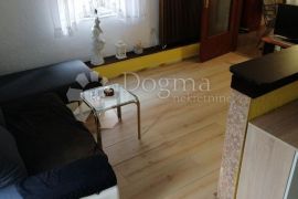 Apartman 500 m od mora, Novi Vinodolski, Appartamento