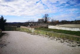 SVETVINČENAT, započeta gradnja kuće sa bazenom, Svetvinčenat, Terrain