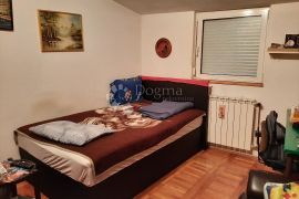 Prodaja samostojeće katnice, Donja Dubrava, 315 m² (2 stana i 2 poslovna prostora), Donja Dubrava, Famiglia