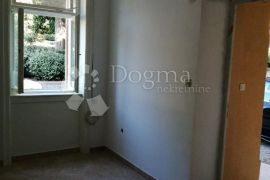 Interesantan poslovni prostor u centru Opatije, Opatija, Commercial property