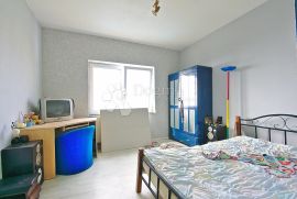 Rijetkost na tržištu!!! Kuća od 360 m² na gradskim linijama, Rijeka, Famiglia