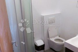 Apartmanska vila 200 metara od mora, Medulin, Дом