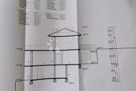 Senj, kuća od 280 m² sa tri odvojena stana s pogledom na more, Senj, Casa