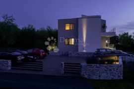 Vrbnik, apartman sa bazenom 50 m od mora, Vrbnik, Διαμέρισμα