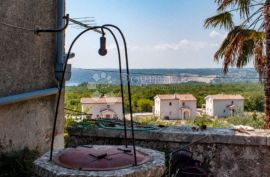 Mediteranska kamena kuća na mirnoj lokaciji s panoramskim pogledom na more, Labin, بيت