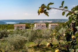 Mediteranska kamena kuća na mirnoj lokaciji s panoramskim pogledom na more, Labin, بيت