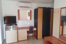 Apartmanska kuća u okolici Poreča, Poreč, Дом