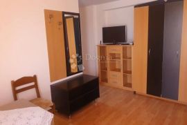 Apartmanska kuća u okolici Poreča, Poreč, Дом