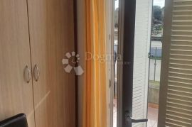 Apartmanska kuća u okolici Poreča, Poreč, Дом