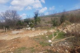 Započeta gradnja kuće s otvorenim pogledom na Raški zaljev, Labin, Maison