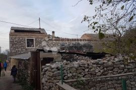 UGLJAN, STARINA 136 m², Preko, Famiglia