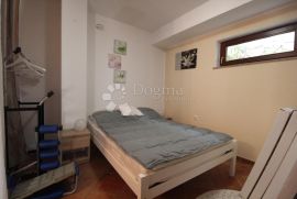 KOSTRENA GLAVANI APARTMAN 60 m² SA PARKIRNIM MJESTOM, Kostrena, Apartamento