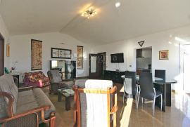 Apartmanska kuća s Kvarnerom na dlanu, Opatija - Okolica, Σπίτι