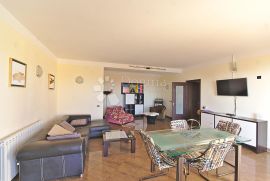 Apartmanska kuća s Kvarnerom na dlanu, Opatija - Okolica, Σπίτι