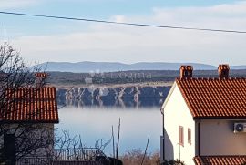 Kuća sa pet apartmana, Crikvenica, Haus