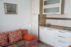 Kuća sa pet apartmana, Crikvenica, Haus