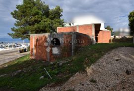 Građevinsko zemljište sa započetom gradnjom Porat, Malinska-Dubašnica, Kuća