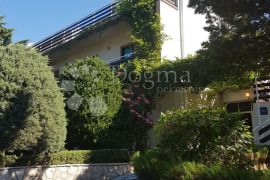 Samostojeća kuća sa četiri stana, Vinodolska Općina, House