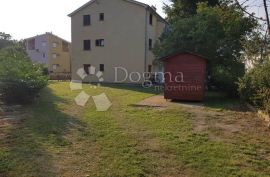 Prostrani apartman u prizemlju sa 400 m² okućnice, Malinska-Dubašnica, Διαμέρισμα