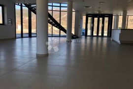 Iznajmljuje se ekskluzivan kompleks sala i ureda u Lupoglavu, Lupoglav, Commercial property