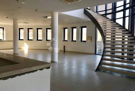 Iznajmljuje se ekskluzivan kompleks sala i ureda u Lupoglavu, Lupoglav, Commercial property