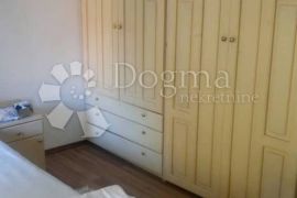 Stan u starogradskoj jezgri Pule 50 m do rive!, Pula, Apartamento