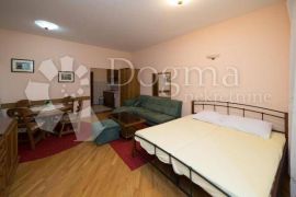 Apartman uz more, Crikvenica, Stan