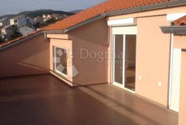 Stan/Apartman od 200 m², Crikvenica, Appartement