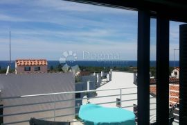 NOVIGRAD, dvoetažni apartman 100 m od mora, Novigrad, Stan