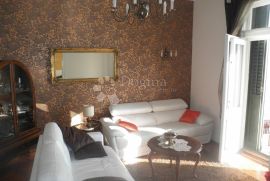 IČIĆI, stan u vili, 140 m², Opatija - Okolica, Appartement