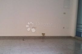 VIŠKOVO POSLOVNI PROSTOR 24.70 m², Viškovo, Εμπορικά ακίνητα