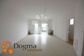 NAJAM POSLOVNI PROSTOR REŠETARI 130 m², Kastav, العقارات التجارية