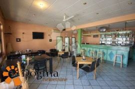 POSLOVNI PROSTOR-RESTORAN 175.80 m², Matulji, Propiedad comercial