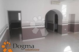 POSLOVNI PROSTOR SUŠAK 75 m², Rijeka, Εμπορικά ακίνητα