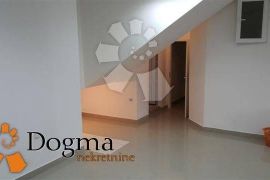 POSLOVNI PROSTOR RIJEKA POTOK 100 m², Rijeka, Propiedad comercial