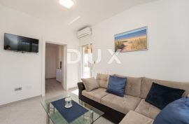 ZADAR, PRIVLAKA - Vila s bazenom 200 metara od mora, Privlaka, Casa