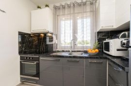 ZADAR, PRIVLAKA - Vila s bazenom 200 metara od mora, Privlaka, Casa