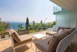 Opatija, stan 84m2 s garažnim mjestom i okućnicom, Opatija, Flat