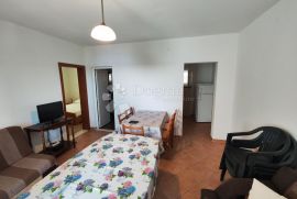 ROGOZNICA-APARTMANSKA KUĆA S ODLIČNIM POGLEDOM, Rogoznica, Maison