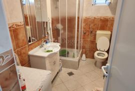 ROGOZNICA-APARTMANSKA KUĆA S ODLIČNIM POGLEDOM, Rogoznica, Maison