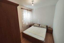 ROGOZNICA-APARTMANSKA KUĆA S ODLIČNIM POGLEDOM, Rogoznica, Maison