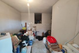 ROGOZNICA-APARTMANSKA KUĆA S ODLIČNIM POGLEDOM, Rogoznica, Maison